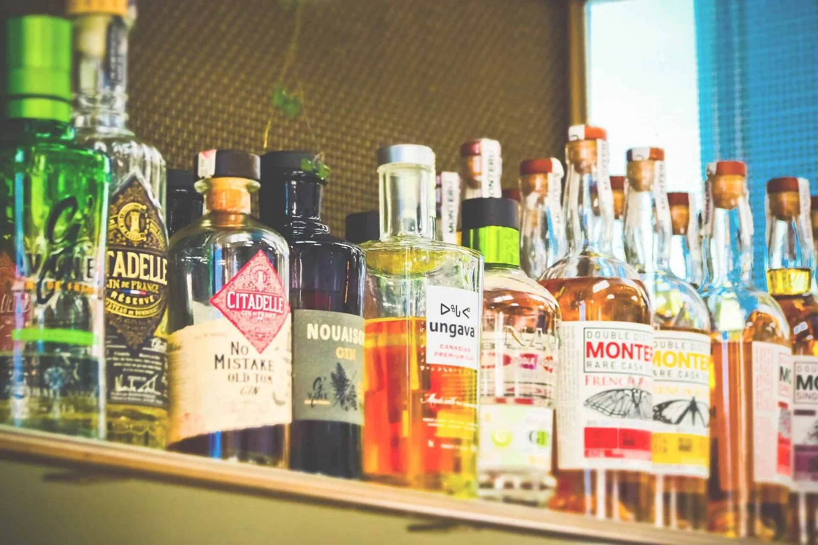 bottles-alcohol_1920