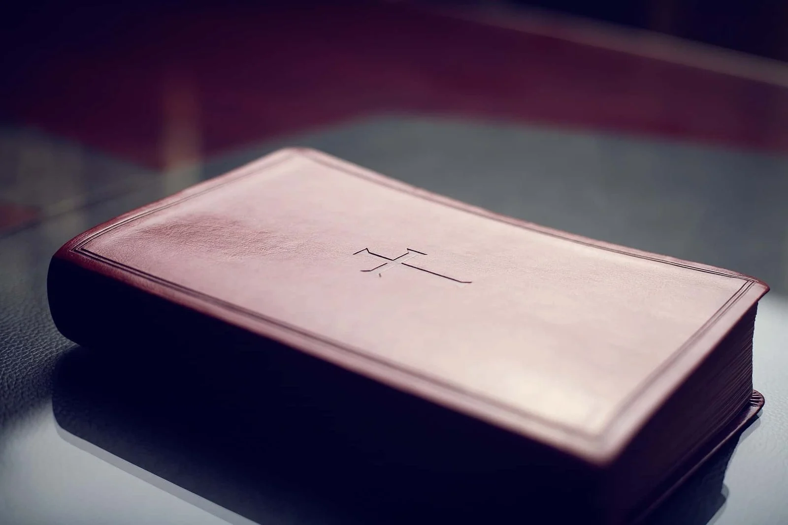 holy-bible-4571180_1920